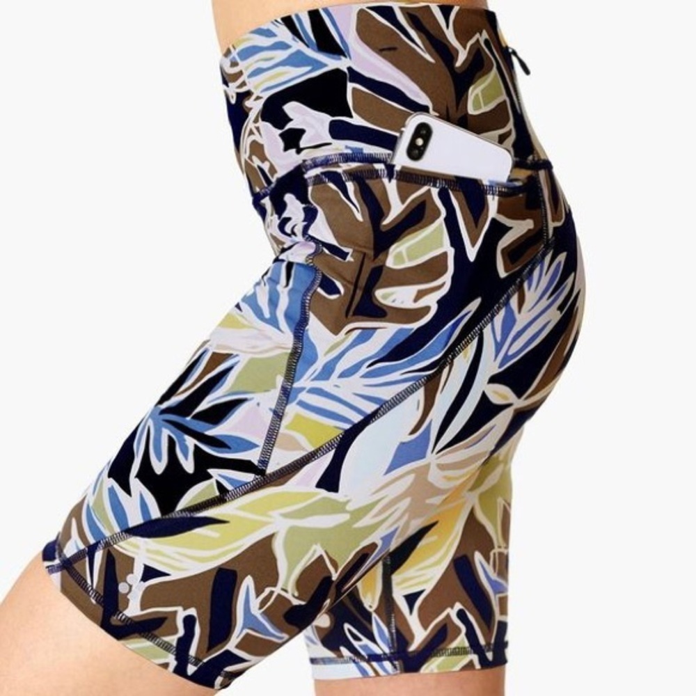 NWT Sweaty Betty Power High Waist Pocket 9" Bike Shorts
Green Paper Leaf Print